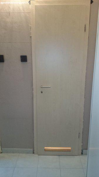 Bontott panel ajtó